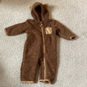 Patagonia infant snowsuit, 6-12 months